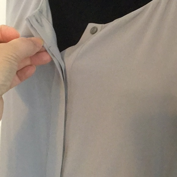 Marc New York- layered shell tank  Covered buttons - Picture 4 of 7